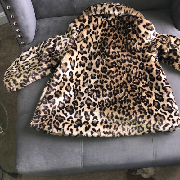 Lille Girls Leopard faux coat - Picture 3 of 5
